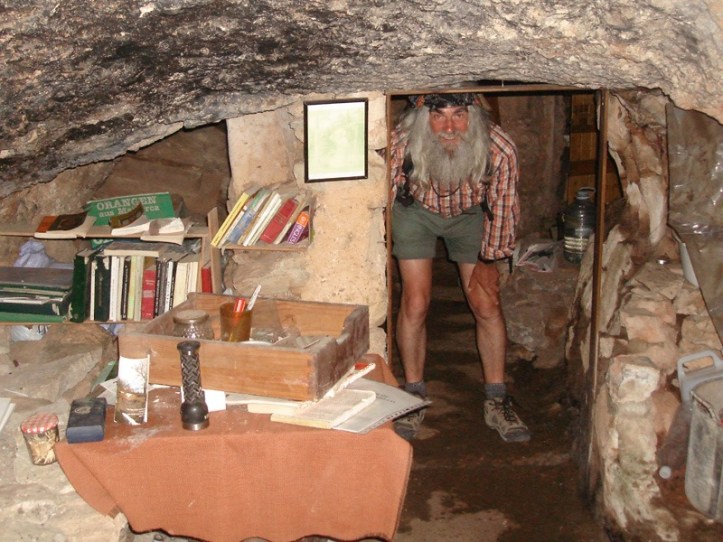 01-the-hermit-is-at-home