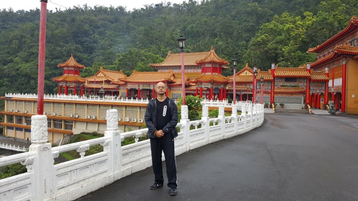 Casey in from of Sanching Temple